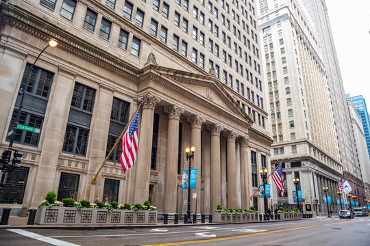 Side view of the Federal Reserve Bank of Chicago, at Lasalle street, Chicago, Illinois, US.