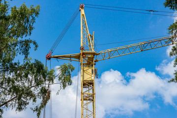 Construction site crane, horizontal view