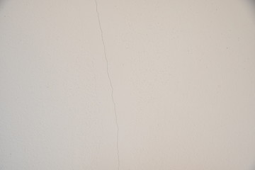 broken line on the wall 
