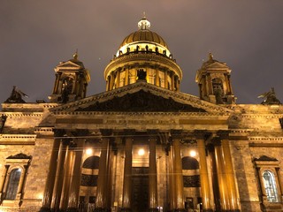 Fototapeta na wymiar st isaacs cathedral in St. Petersburg Russia 