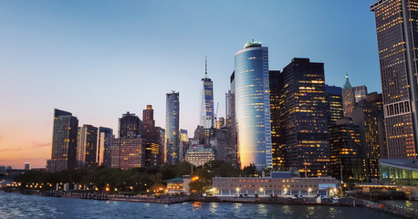 Fototapeta na wymiar New york city skyline at dusk 2