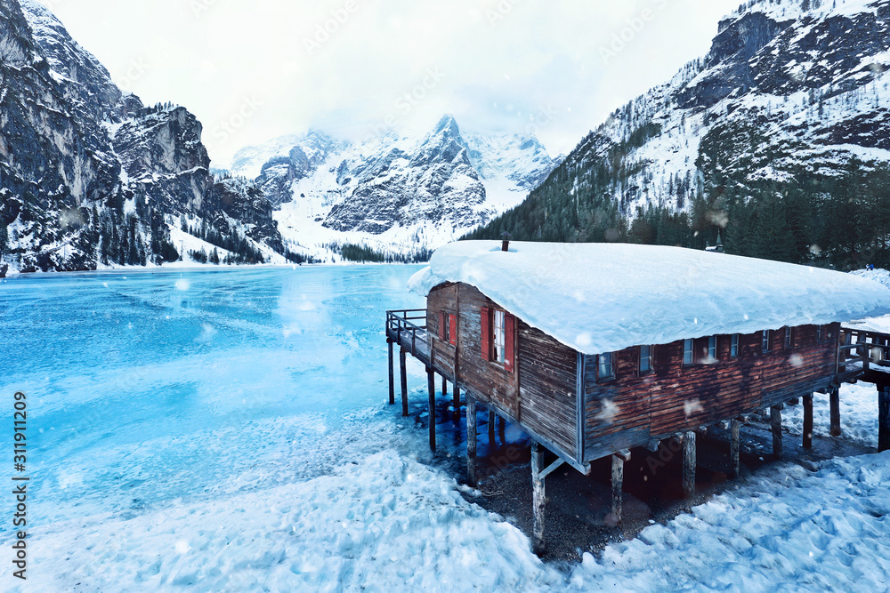 Wall mural Lago di Braies