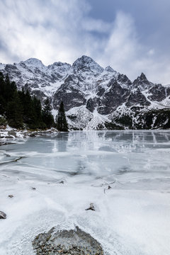 Fototapeta Winter at Sea Eye Lake or Morskie Oko near Zakopane in Poland