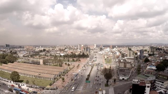 tomas  aereas de Bogot&aacute; Colombia avenidas calles edificios carros centro de la ciudad 
