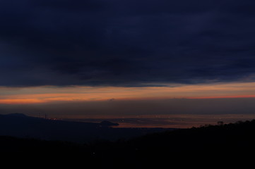 sunset and sunrise is the beauty of nature that is at the end of the night and evening gives the perfect color to the sky so that the clouds look beautiful to look at.