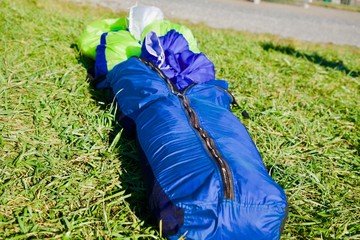 paraglide bag on grass parachute concertina