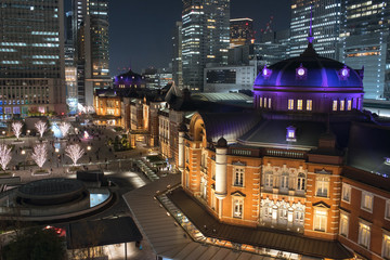 Exterior of Tokyo Railway Station at night　東京駅丸の内駅舎とビル群 夜景