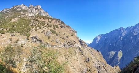 Fototapeta premium Tiger Leaping Gorge, Lijiang, Yunnan Province, China