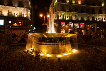 fountain at night-madrid