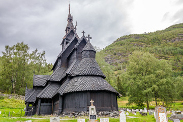 Fototapeta na wymiar old church and cemetery in Borgund in Norway