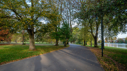 Naklejka premium road in the park, treptower park
