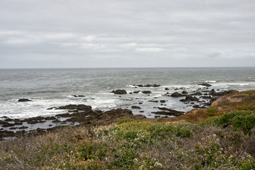 Fototapeta na wymiar california coastline view of the rocks, sand, beach, and ocean