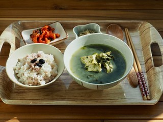 한국의 음식 매생이 굴 두부국 