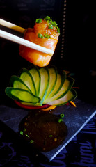 Fototapeta na wymiar Sushi rolls de japón, comida tradicinal asiatica gourmet
