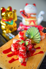 Sushi rolls de japón, comida tradicinal asiatica gourmet