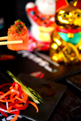 Sushi rolls de japón, comida tradicinal asiatica gourmet