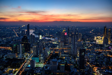 Obraz na płótnie Canvas Panorama au crépuscule sur Bangkok
