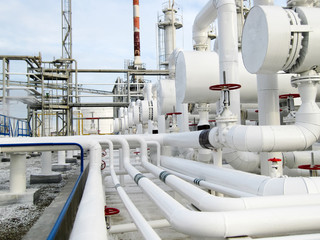 Heat exchangers in a refinery