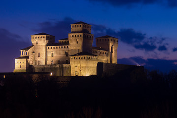 Obraz premium castle at blue hour