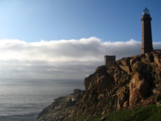 Faro marcando el camino