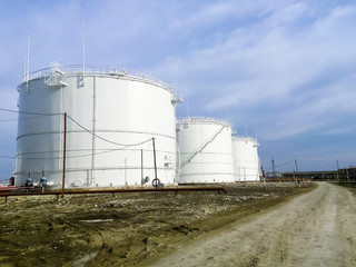 Storage tanks for petroleum products