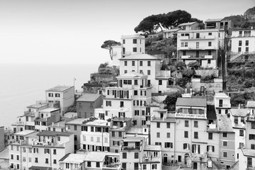 Fototapety  Cinque Terre - Riomaggiore. Czarno-biały vintage stonowanych.