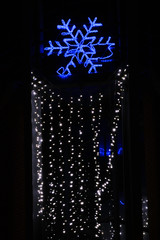 Fototapeta niebieska świąteczna gwiazda, oświetlenie uliczne obraz