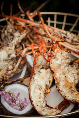 Grilled lobsters with coconut 