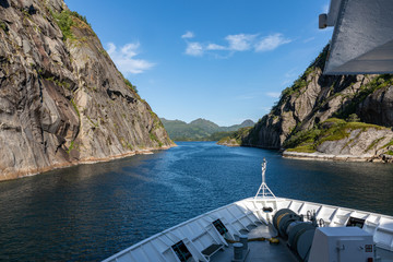 Fahrt in den Trollfjord mit dem Postschiff der Hurtigruten, der MS Polarlys