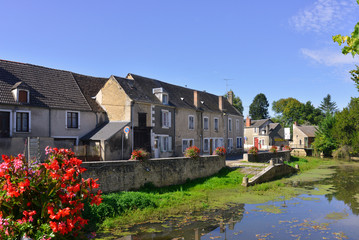 Lignières (18160) au bord de l'Arnon, département du Cher en région Centre-Val-de-Loire, France