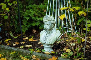 Statue in Garten