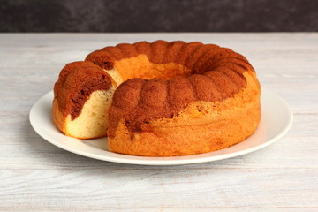 Chocolate and Vanilla Marble Cake