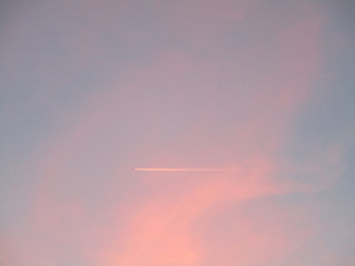 Cielo avión atardecer