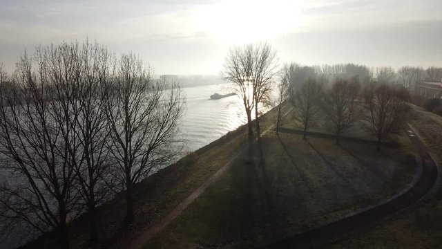 De Noord - winter scenery over the river