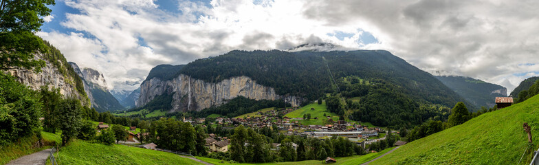 Fototapeta na wymiar lauterbrunnen switzerland panorama with staubbachfall