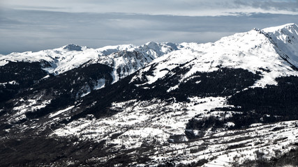 Obraz premium neige, montagne, hiver, paysage, ciel, alpes, nature, pic, glace, bleu, glacier, voyage, alpestre, ski, rocher, panorama, froid, nuage, haute, blanc, vue, beau, enneigé