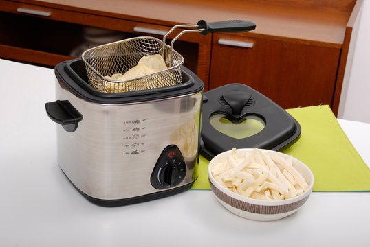 Household Appliance - Electric Fryer Pot.