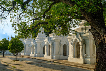 Obraz premium Kuthodaw Pagoda in Mandalay, Myanmar