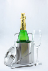 Fototapeta premium Cooler with champagne and glasses