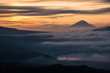 高ボッチ高原から見る富士山と朝日