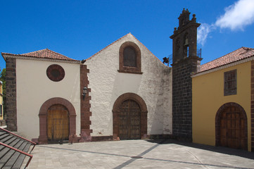 Fototapeta premium Facade of the old convent of Santo Domingo in San Cristóbal de la Laguna, Tenerife