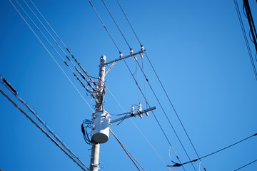 電信柱・電柱・冬空