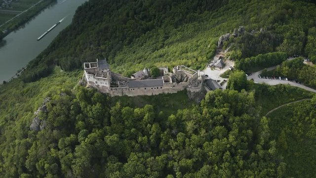 I take some aerial shots with my quadcoper in 4K from Aggstein Castle - Austria
Aggstein sits high above the Danube, with a fantastic view of the World Cultural Heritage site of Wachau