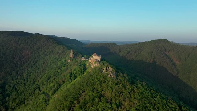 I take some aerial shots with my quadcoper in 4K from Aggstein Castle - Austria
Aggstein sits high above the Danube, with a fantastic view of the World Cultural Heritage site of Wachau
