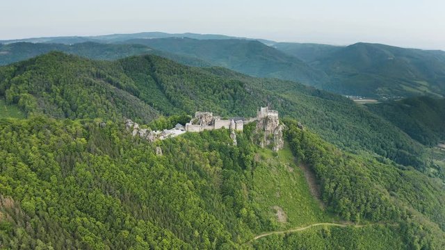 I take some aerial shots with my quadcoper in 4K from Aggstein Castle - Austria
Aggstein sits high above the Danube, with a fantastic view of the World Cultural Heritage site of Wachau
