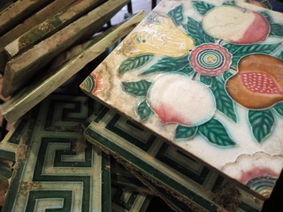 華やかな伝統タイルの数々