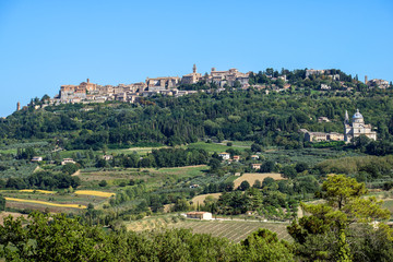 Fototapeta na wymiar Panoramic view of Montepulciano in Tuscany