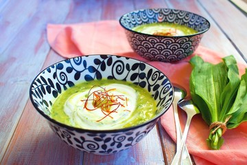 Cream soup with wild garlic