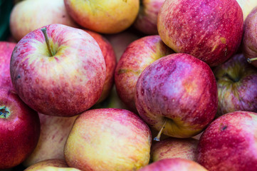 Conjunto de manzanas rojas.