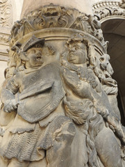 Naklejka premium sculpture on the column in Dresden